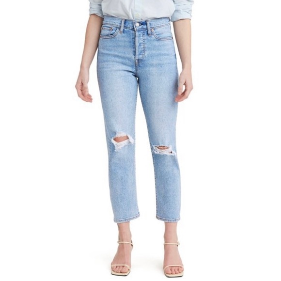 Levi’s Wedgie Straight Distressed Jeans - Picture 1 of 9